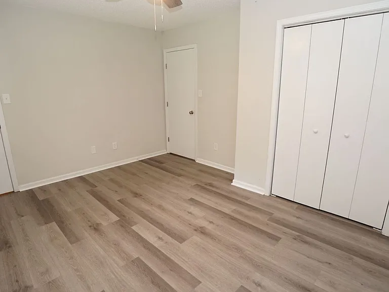 116 Howell Dr — Photo 25