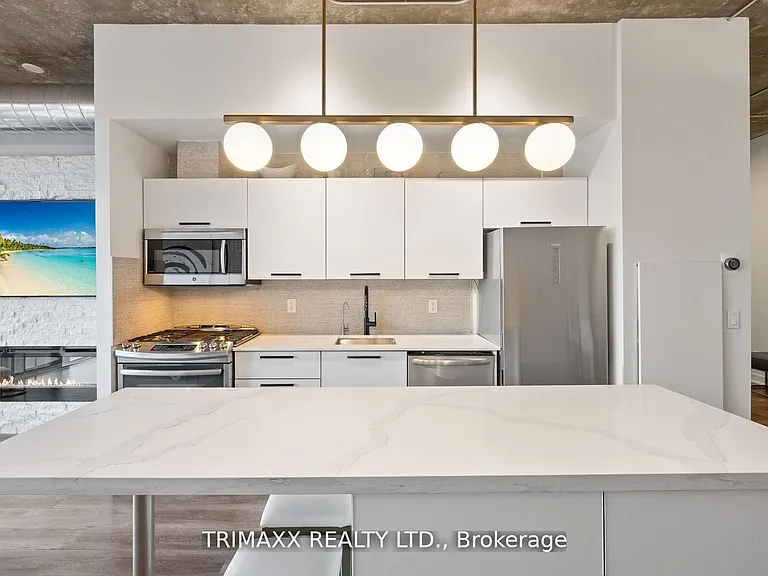 60 Bathurst St #403 — Photo 5