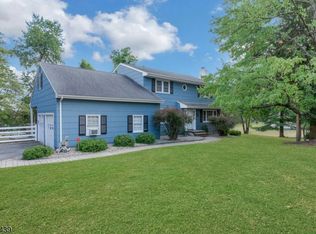 20 Oriole Ln, Branchburg, NJ 08876