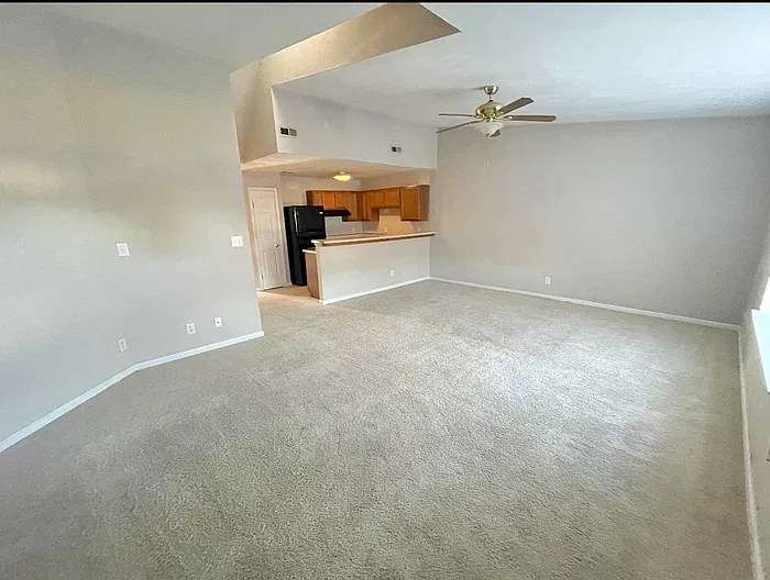 2 bed, 2.0 bath, 960 sqft, $1,350 — Photo 2