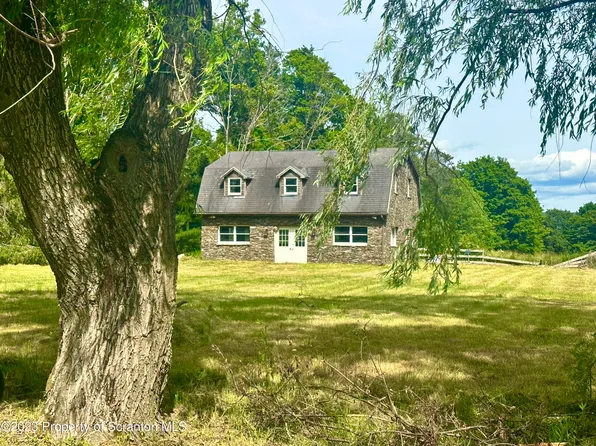 Silver Maple Dr, Clarks Summit, PA 18411