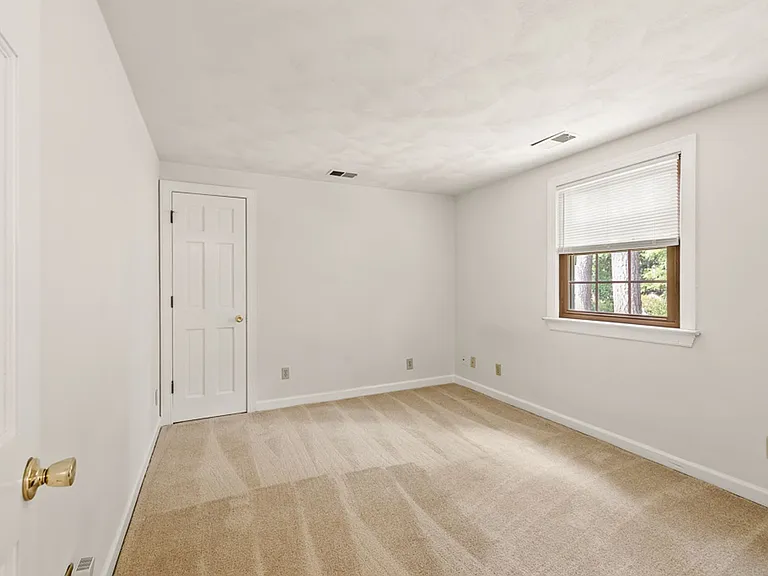 512 Bonsack Ct — Photo 40