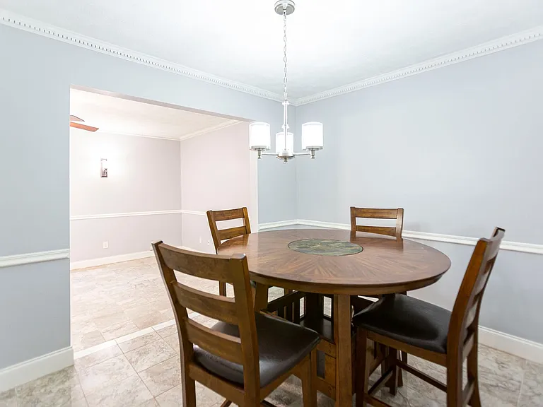 2446 Lehaven Dr — Photo 2