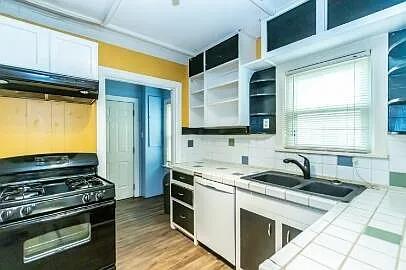 2513 21st St — Photo 7