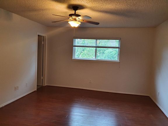 4th image of 9275 Westwood Village Dr