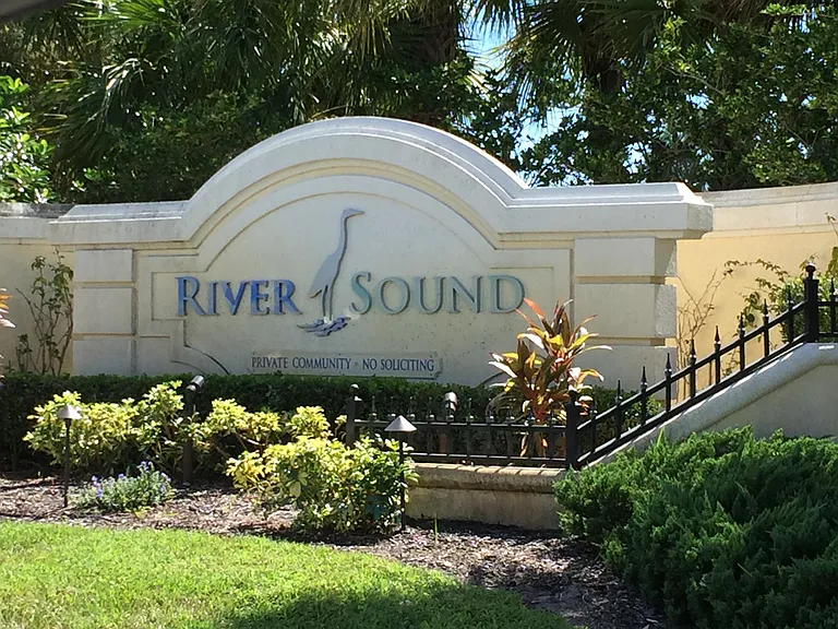 1614 White Breeze Cv — Photo 1