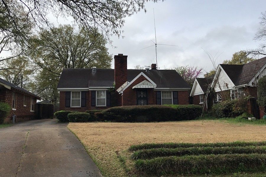 1st image of 605 E Frank Ave