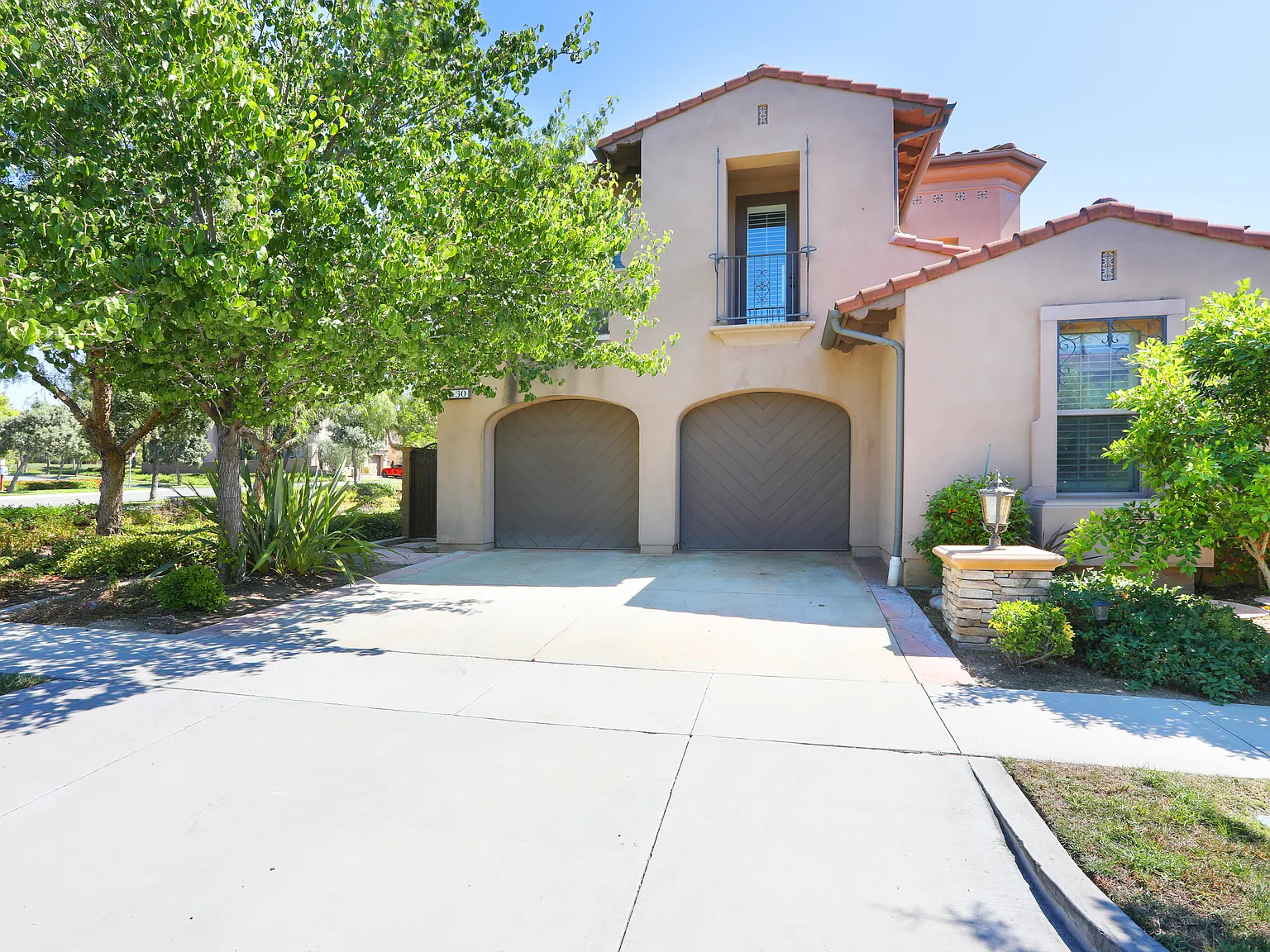 4 bed, 2933 sqft, $6,750 — Photo 2