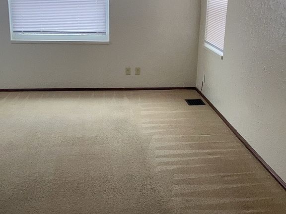 3rd image of 1073 Sherwood Dr