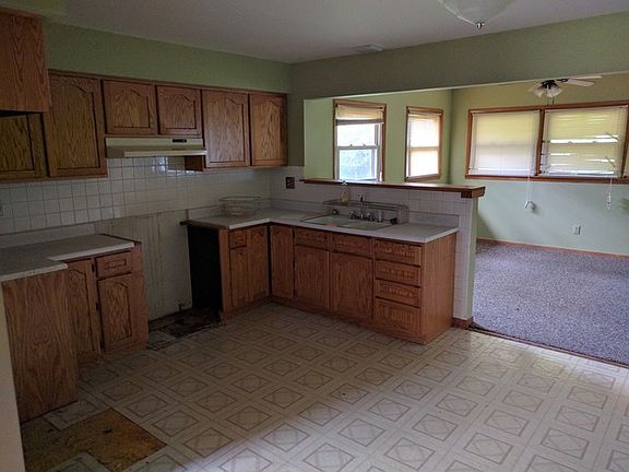 3rd image of 25282 W Lehmann Blvd