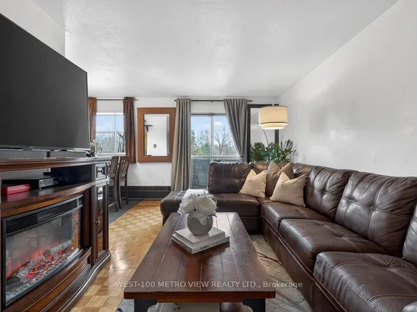 1275 Silver Spear Rd #401, Mississauga, ON L4Y 2W7