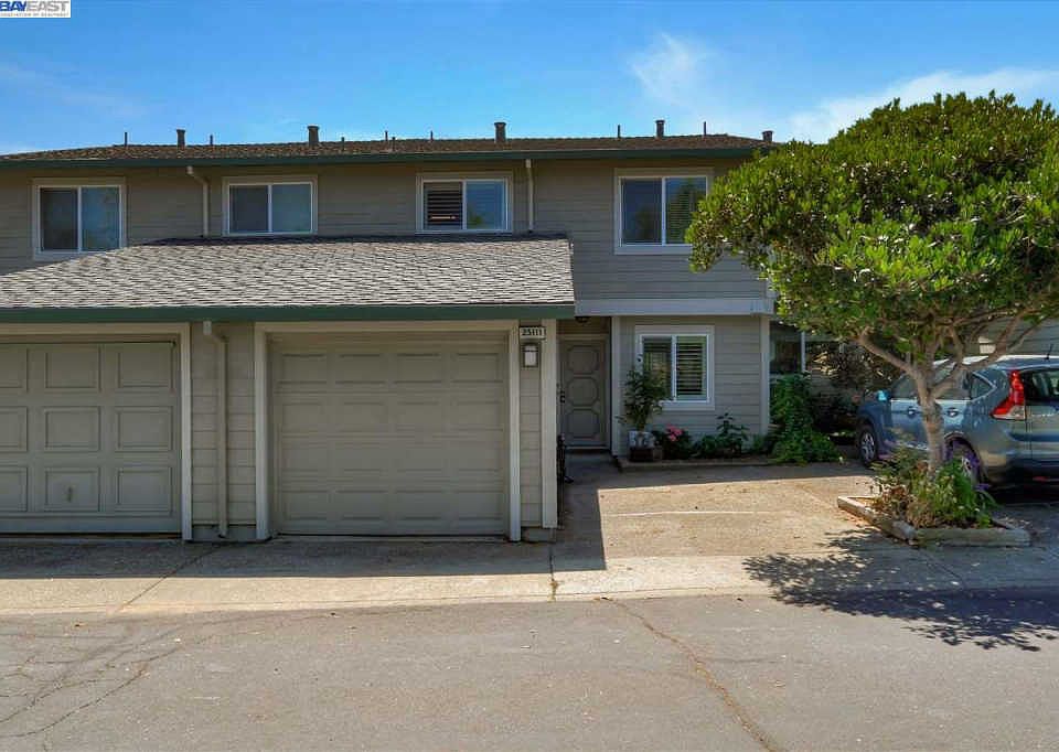 1st image of 25111 Oakridge Ct