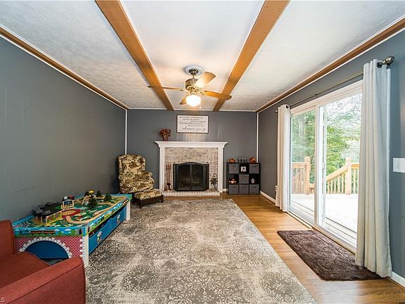 4th image of 175 Summerglen Dr