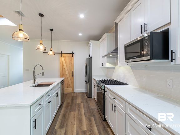 3rd image of 8185 Carmel Cir