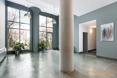 Rented by aptsandlofts.com