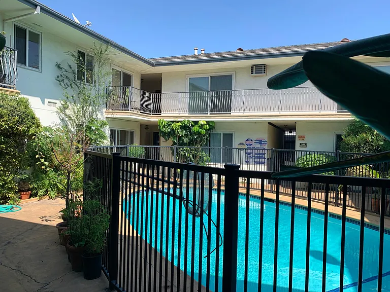 1138 S La Cienega Blvd #9 — Photo 9