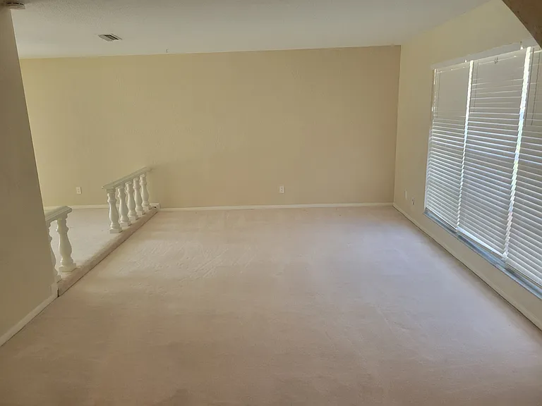 370 Tonka Dr — Photo 2