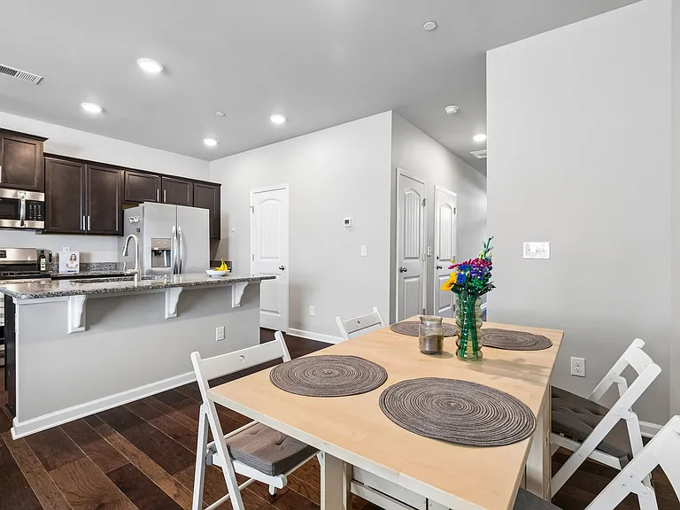 1045 Enclave Ave — Photo 10