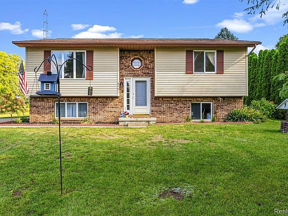 4th image of 8491 E Mount Morris Rd