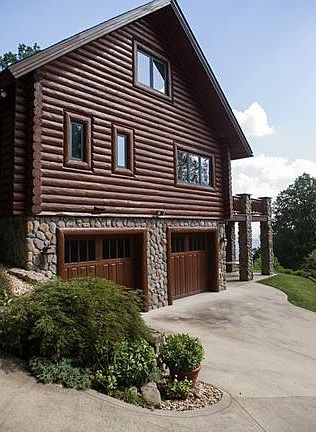3rd image of 4250 Bear Track Ln