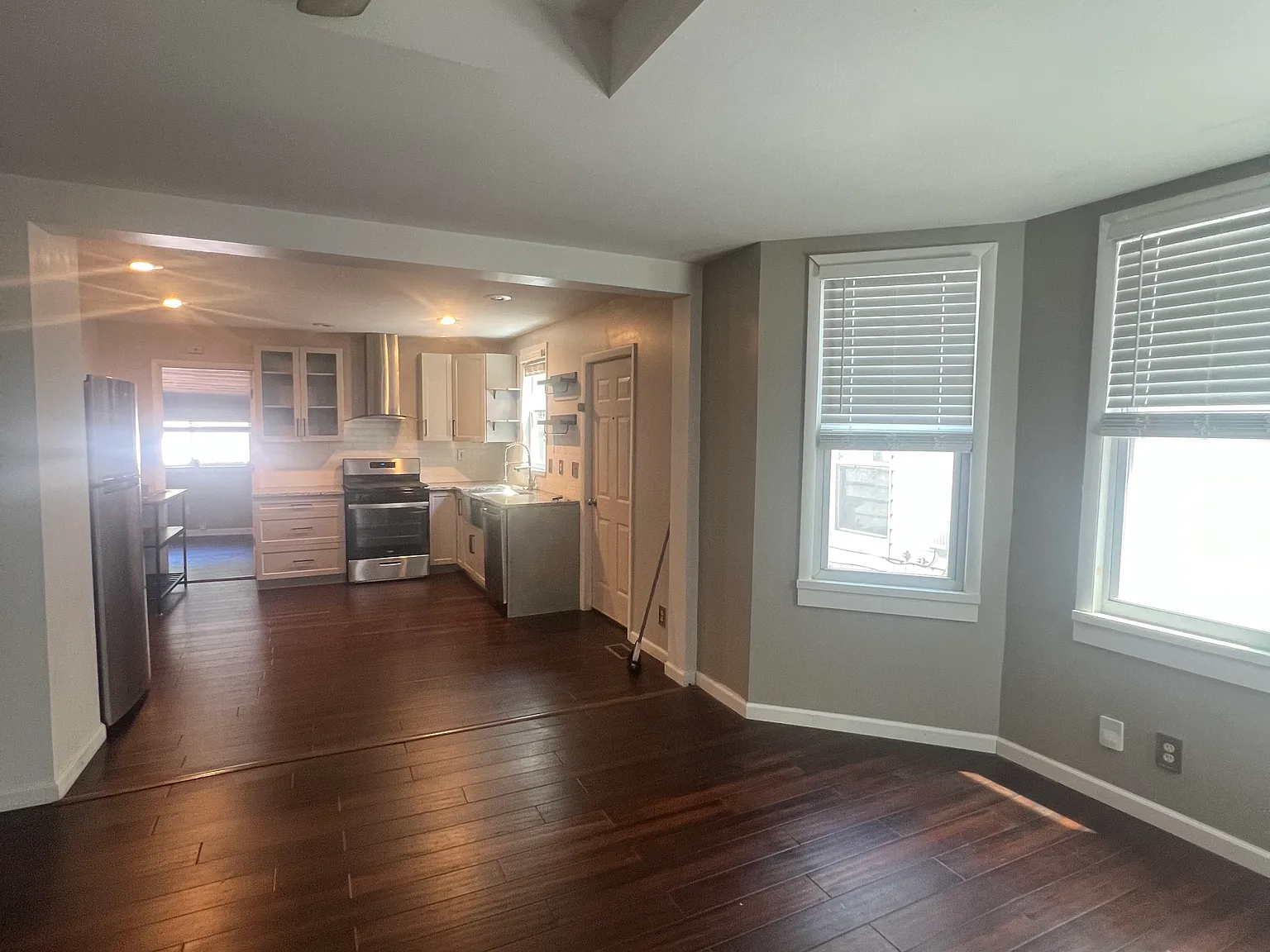 2 bed, 900 sqft, $1,495 — Photo 4