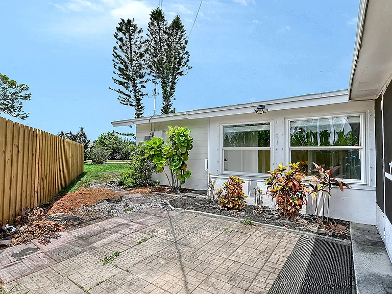 2512 Post Rd — Photo 33