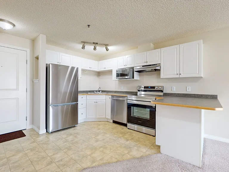 2305 35a Ave NW #211 — Photo 16
