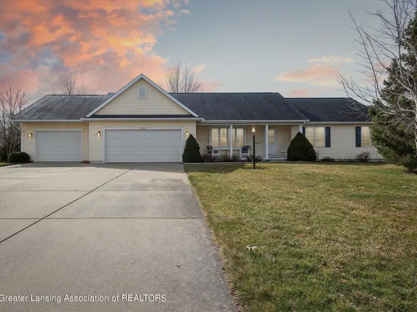 1207 Tamarack Trl, Charlotte, MI 48813