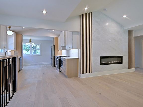 5th image of 800 S Swain Ave
