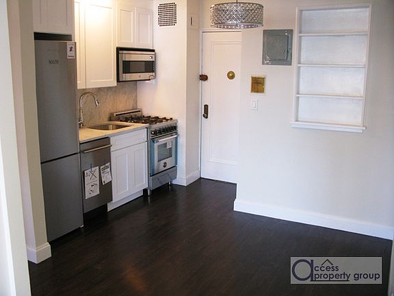3rd image of 90 Park Ter E APT 2H