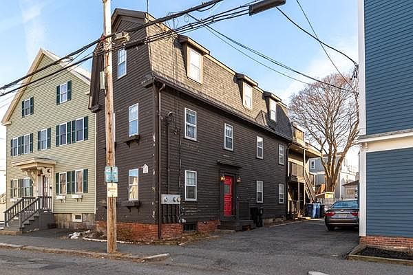1st image of 35 Essex St #1