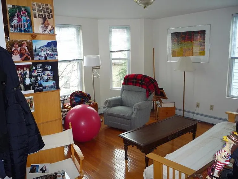 279 Pearl St #3R — Photo 5
