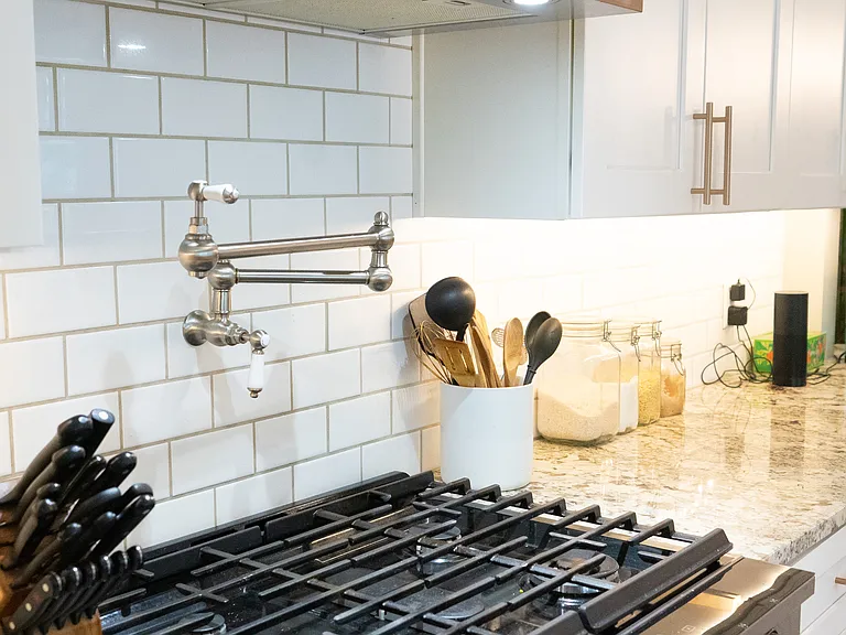 306 Plum Ln — Photo 6