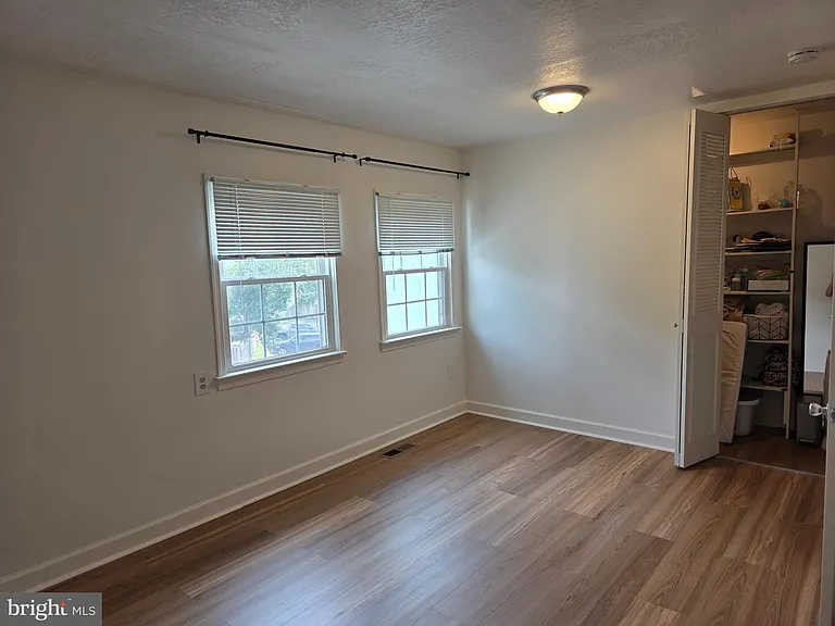 950 Park Ave — Photo 10