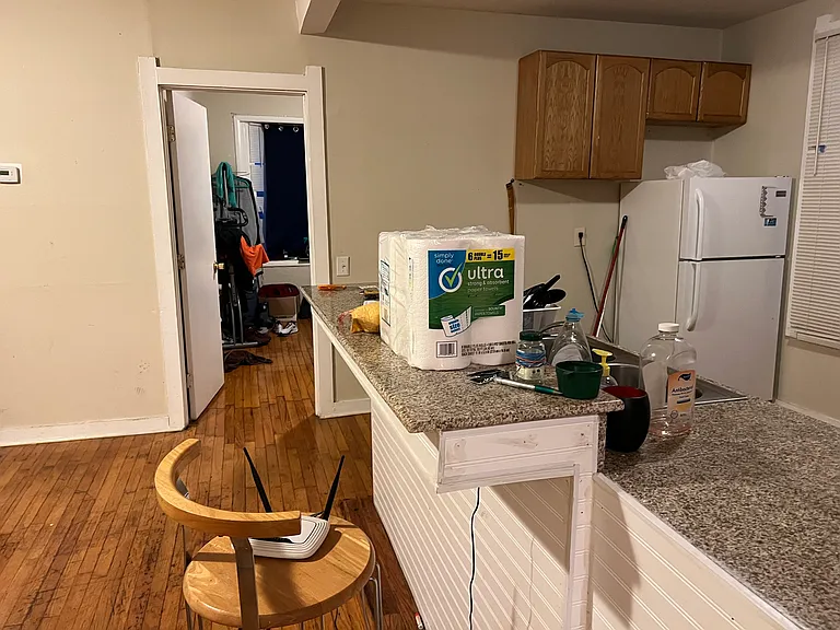 111 Hawthorne St #1 — Photo 10