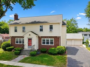 4 Palisades St, Worcester, MA 01604