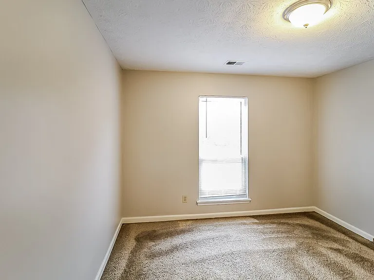 2468 Mistletoe Ln — Photo 13