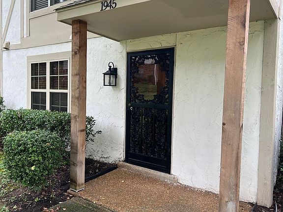 2nd image of 1945 Vienna Way #60