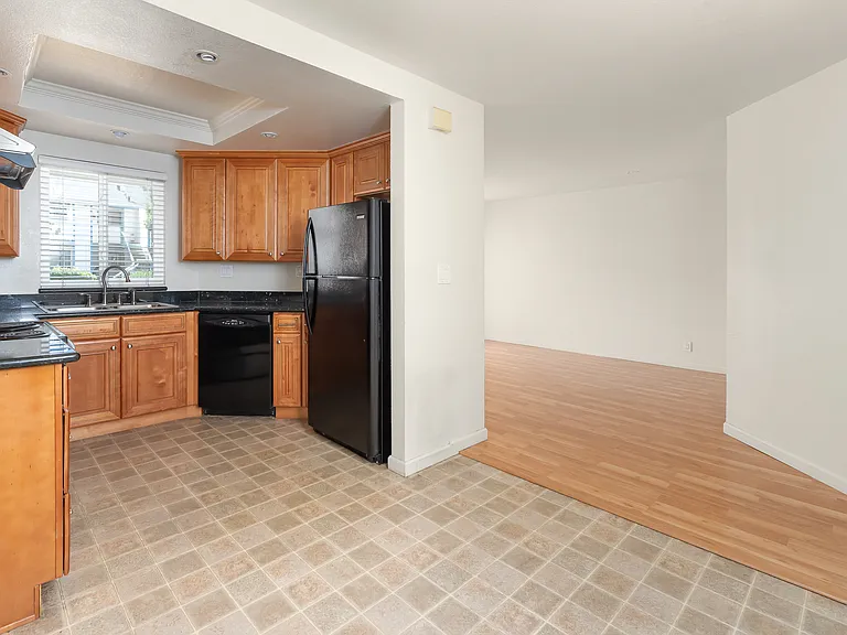 208 Sequim Cmn — Photo 13