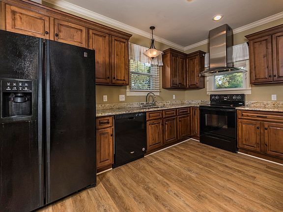 4th image of 226 Aurore Ave