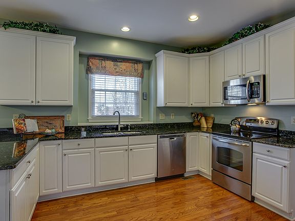 2nd image of 408 Fontaine Dr