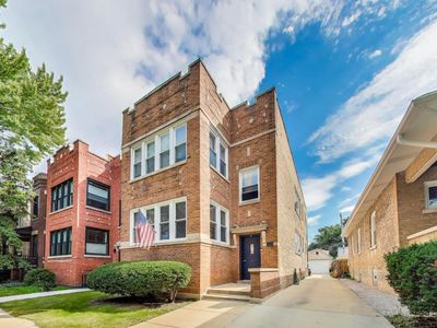 2433 W Dakin St, Chicago, IL, 60618