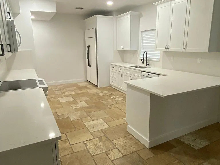 123 E Harding St — Photo 19