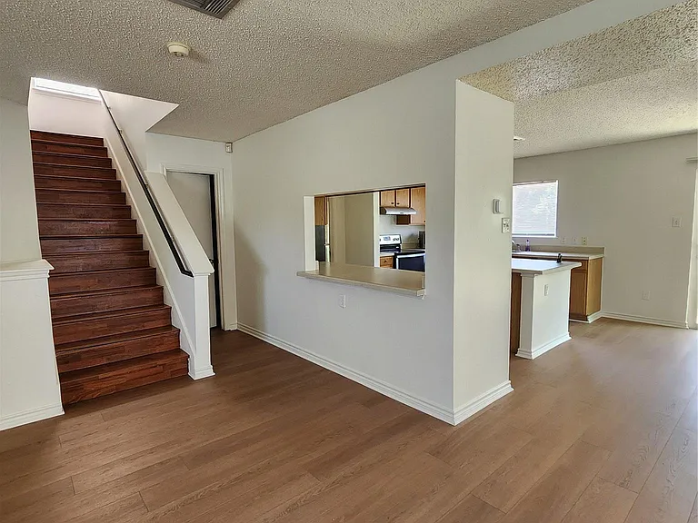 2704 Vinson Ct — Photo 3