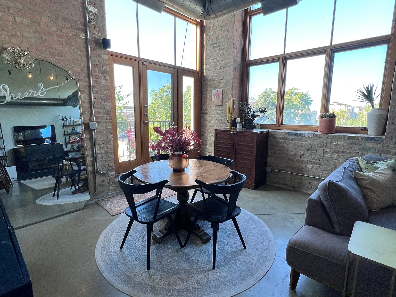 2 bed, 1200 sqft, $4,750 — Photo 2