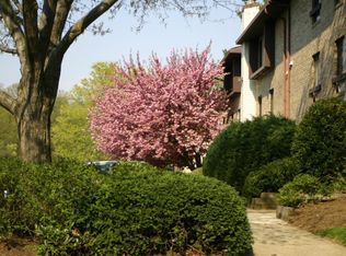 2231 Castle Rock Sq APT 2B, Reston, VA 20191