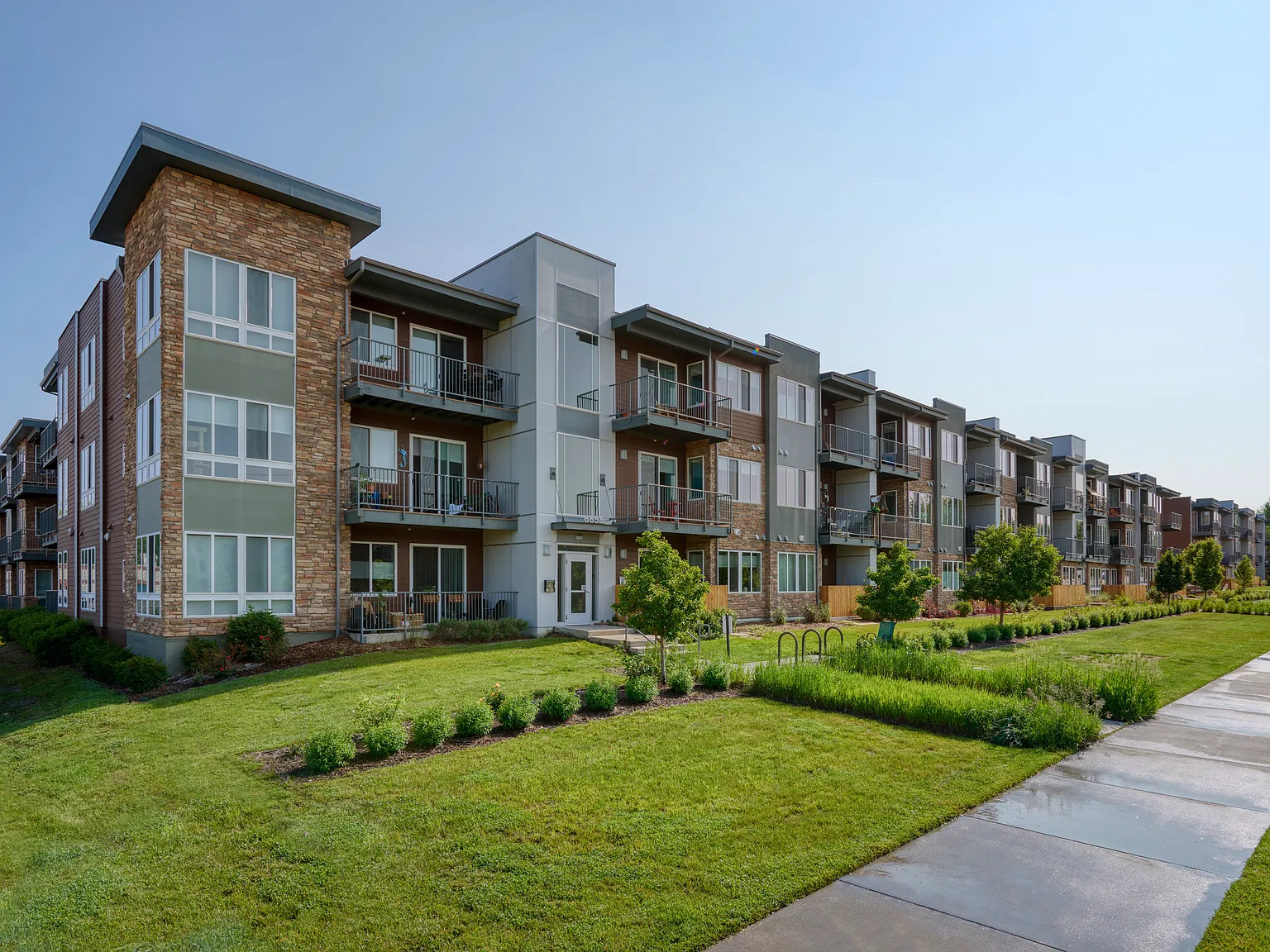 Boulder View Apartments — Photo 1