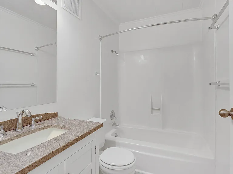 Woodland Park Apartments — Photo 16