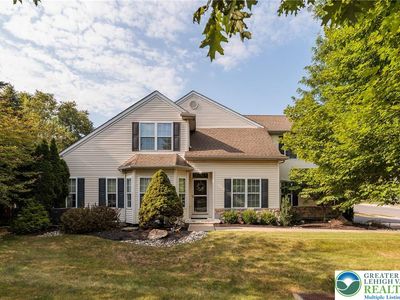 2 Cobblestone Dr, Easton, PA, 18045