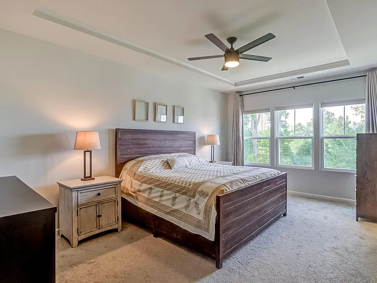 Main bedroom with walk-in closet